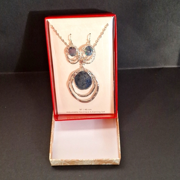 Silver Jewlery Set - Picture 1 of 3